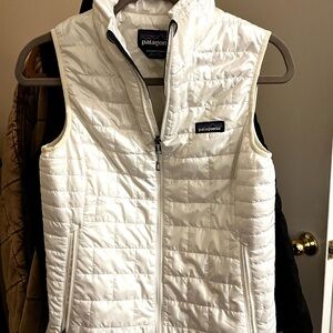 Patagonia White/Cream Puffer Vest with Black Trim